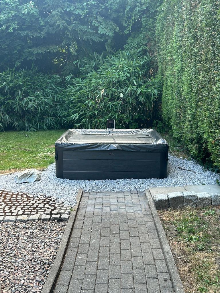 Layla 2 – Whirlpool